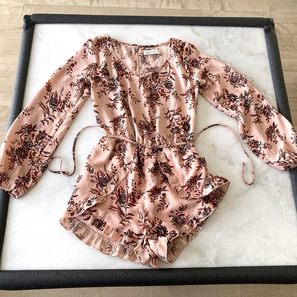Abercrombie & Fitch romper, pink floral long sleeve (XS) ruffle - Picture 4 of 5